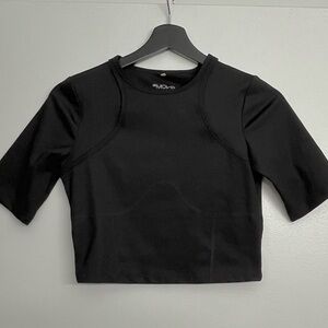 H&M MOVE Black Short-Sleeve Sculpted Seam Top